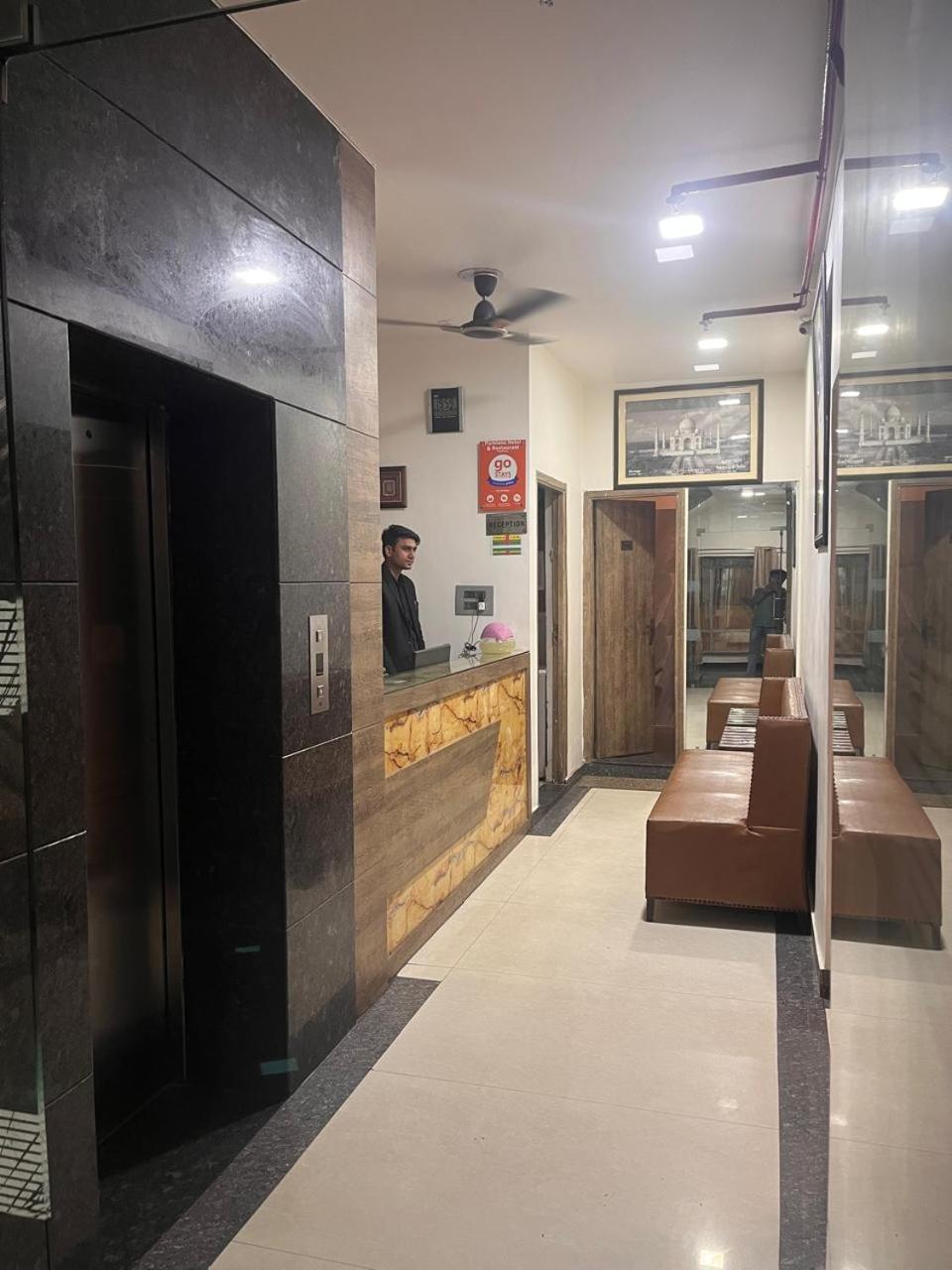 Hotel Parklane Agra (Uttar Pradesh) Eksteriør billede